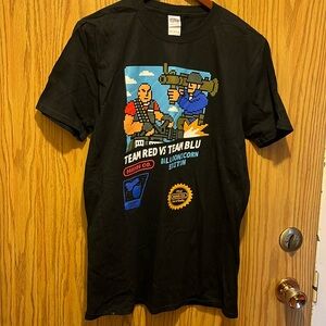 Mann Co. Team Red vs Team Blu Arcade Ballonicorn 8 Bit Retro Style T-shirt